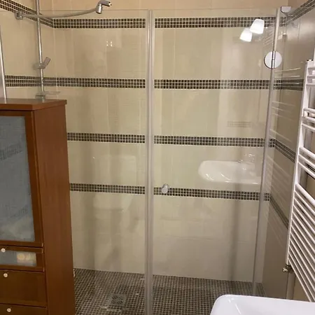 Parisi Flat בודפשט